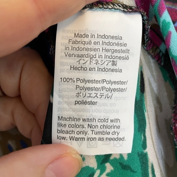 J. Crew Black Floral V Neck Top Flutter Sleeve Sz0 - Picture 8 of 16